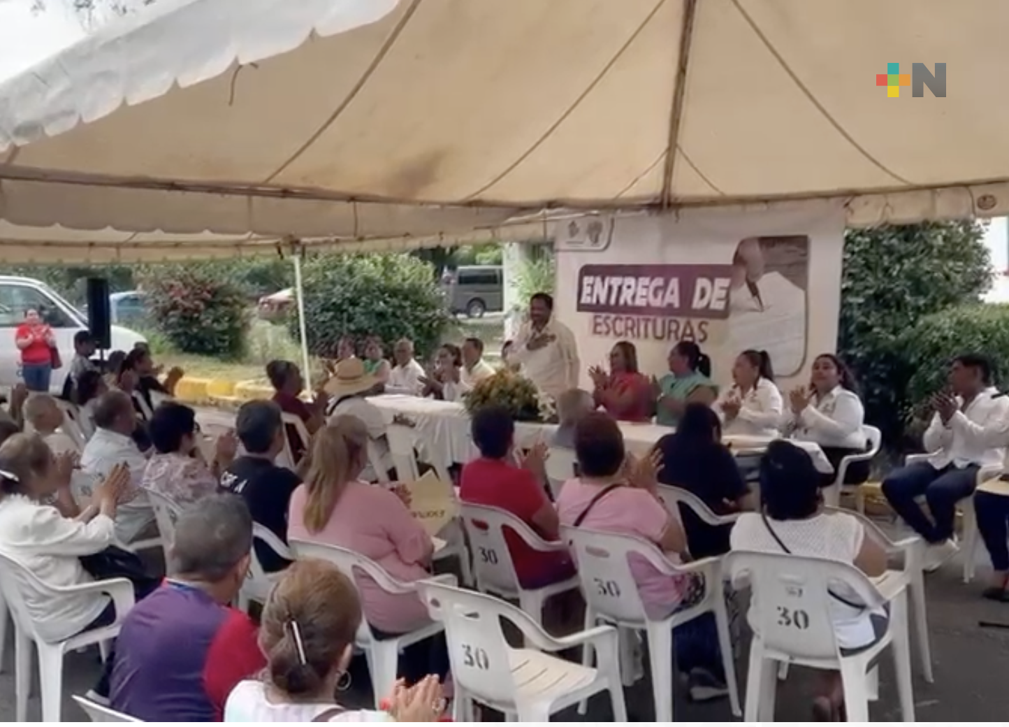 Certidumbre jurídica a los ciudadanos de Ciudad Alemán, les entregan escrituras